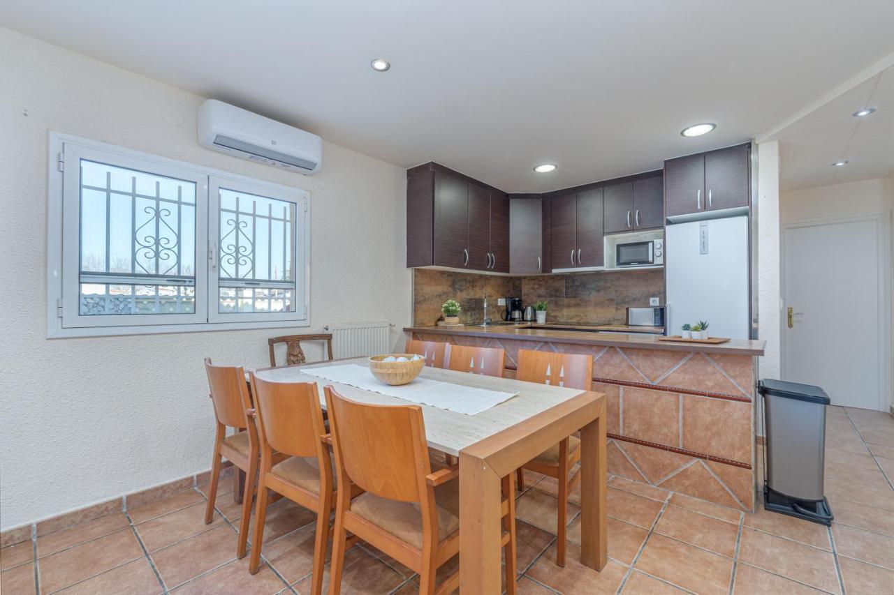 Ferienhaus Goldhome - Carlit - Casa 9 Habitaciones, Piscina Privada, Sala De Juegos Empuriabrava