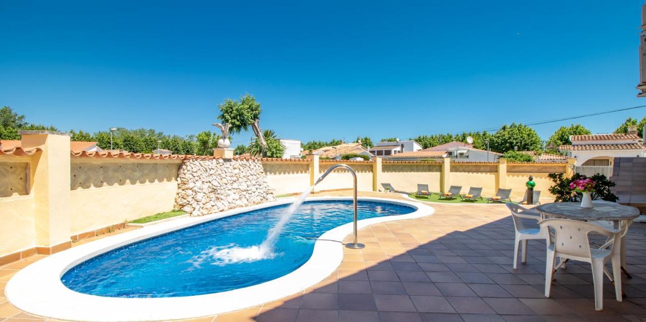 Ferienhaus Goldhome - Carlit - Casa 9 Habitaciones, Piscina Privada, Sala De Juegos Empuriabrava